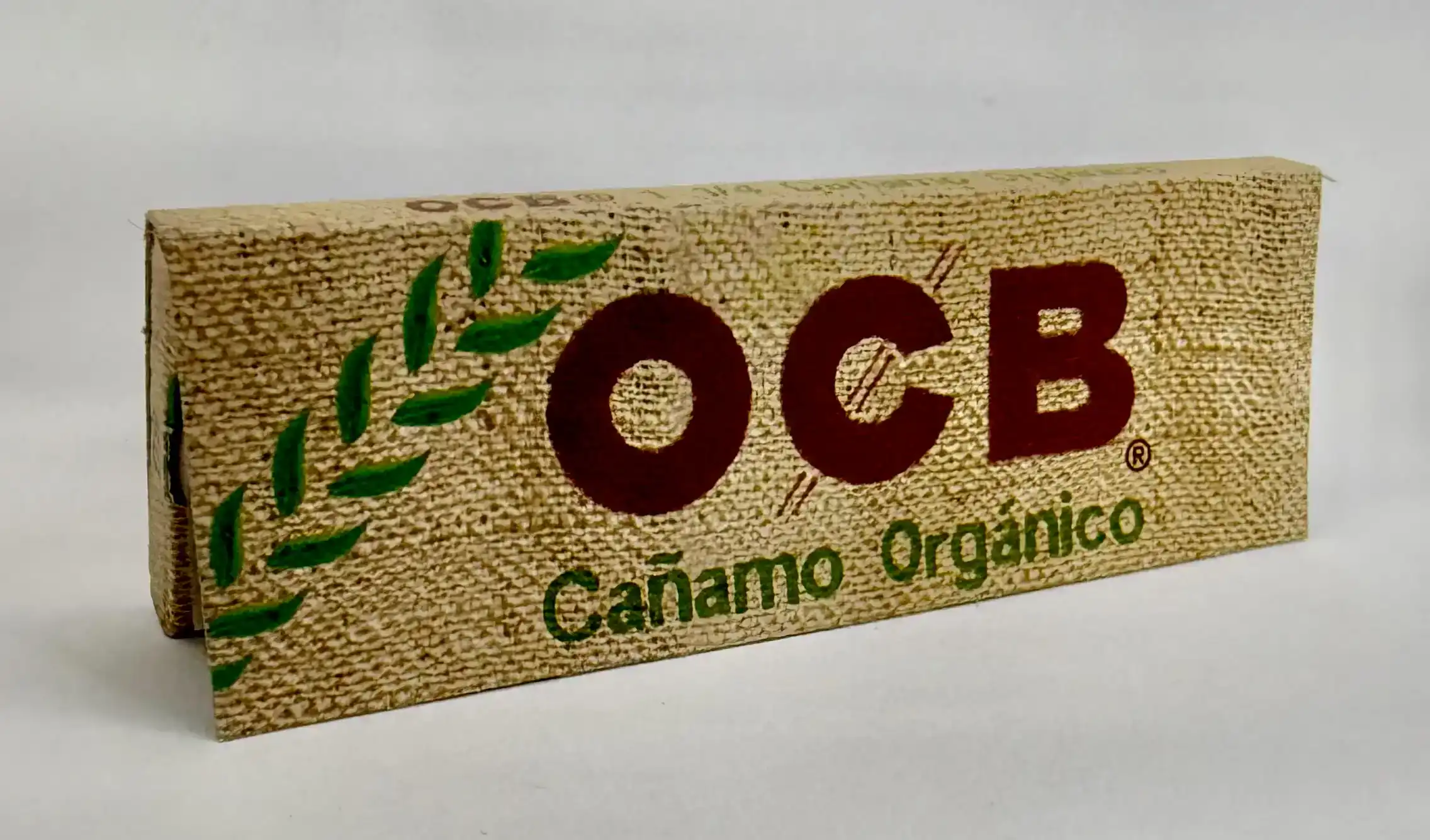 Hecho de cáñamo francés 100 % orgánico sin blanquear. Papel Ultrafino Vegano.